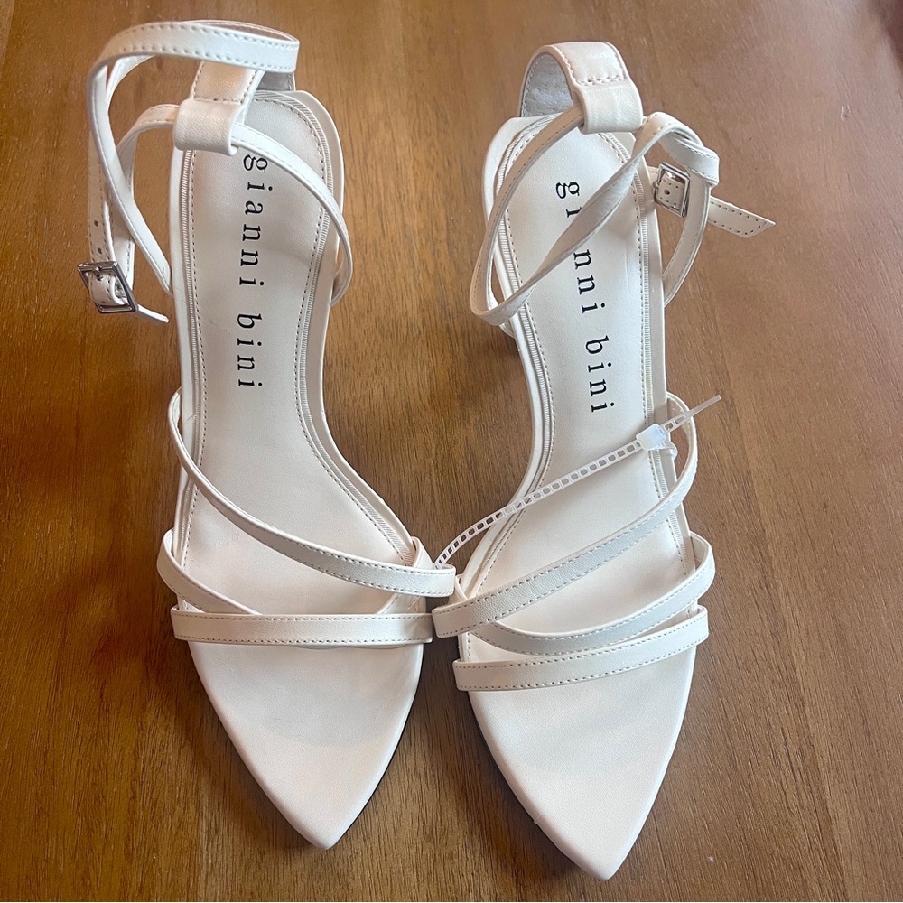 BNWT Gianni Bini Strappy Heels